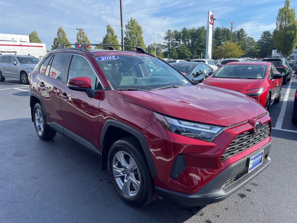 2022 Toyota RAV4 XLE photo 3