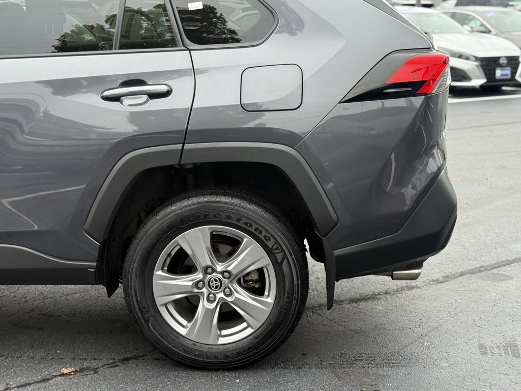 2023 Toyota RAV4 XLE photo 4