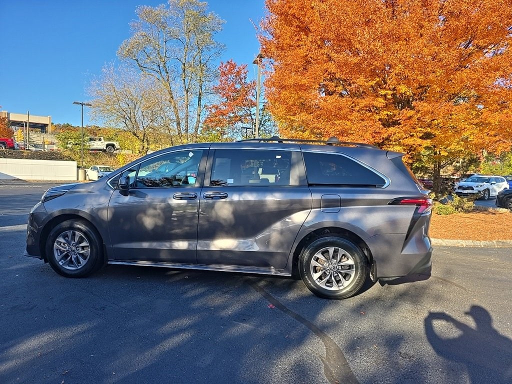 Certified 2024 Toyota Sienna LE Passenger Van