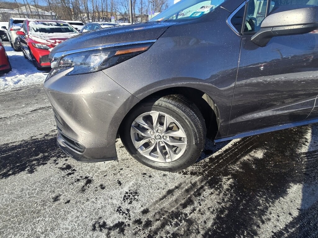 Certified 2024 Toyota Sienna LE Passenger Van