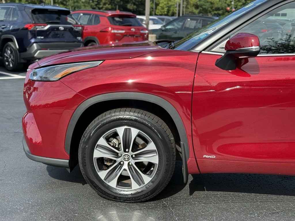 2023 Toyota Highlander Hybrid XLE photo 2
