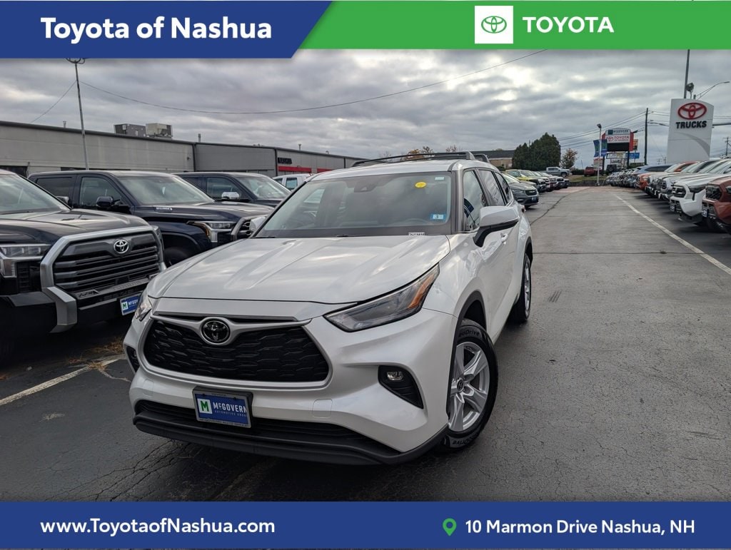 2023 Toyota Highlander LE's photo