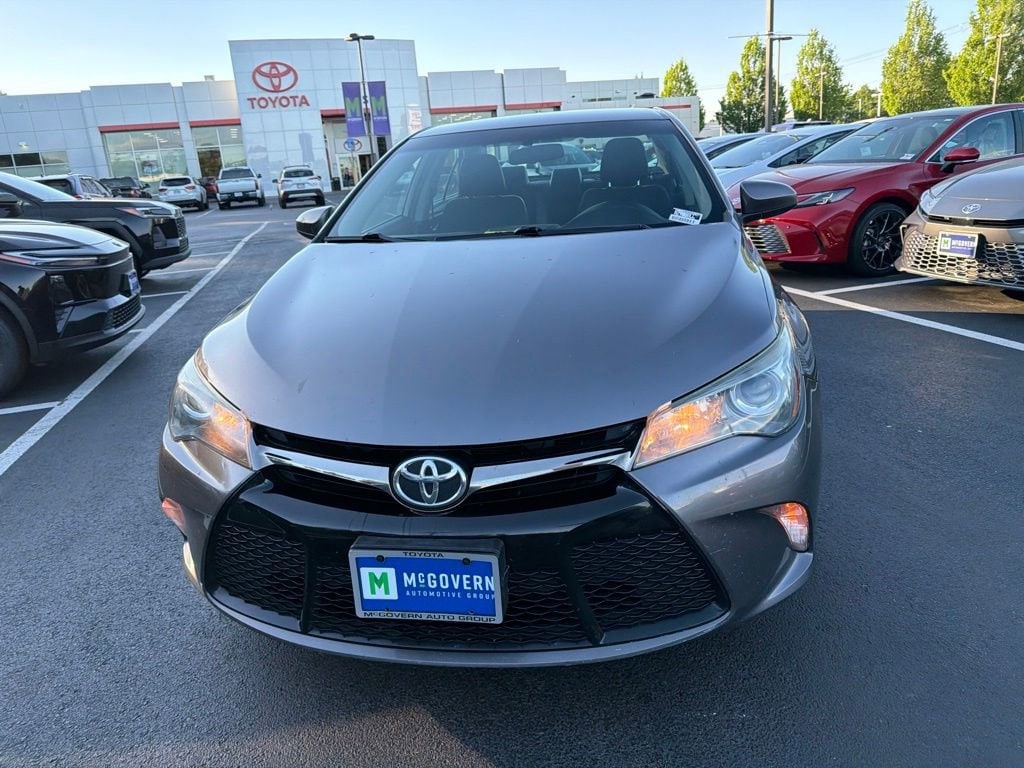 Used 2015 Toyota Camry SE Sedan