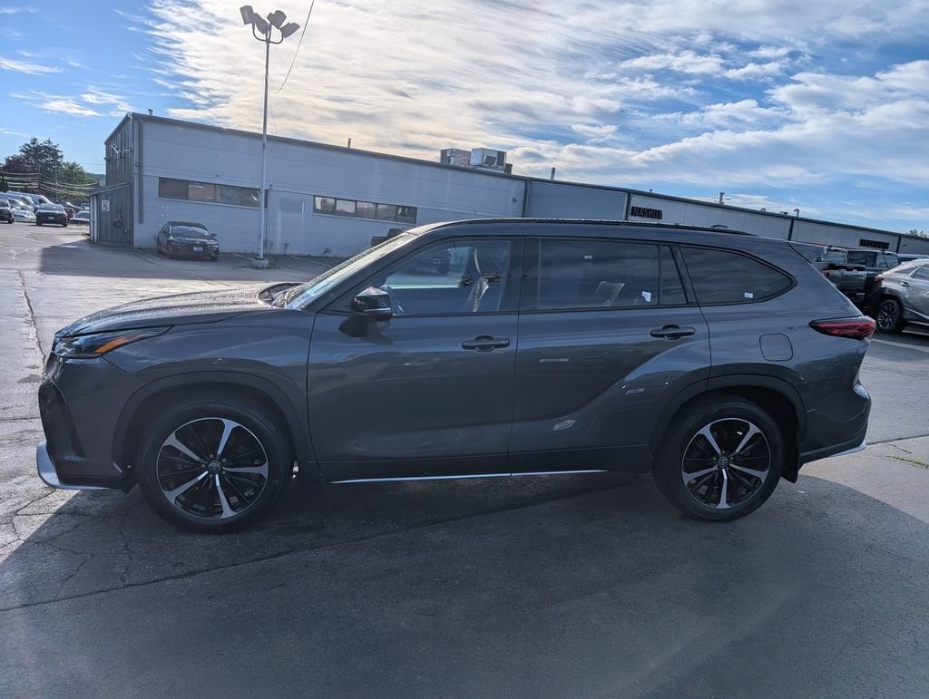 Used 2022 Toyota Highlander XSE Sport Utility