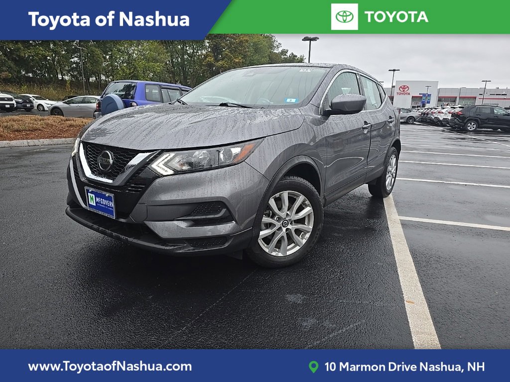 2022 Nissan Rogue Sport S's photo