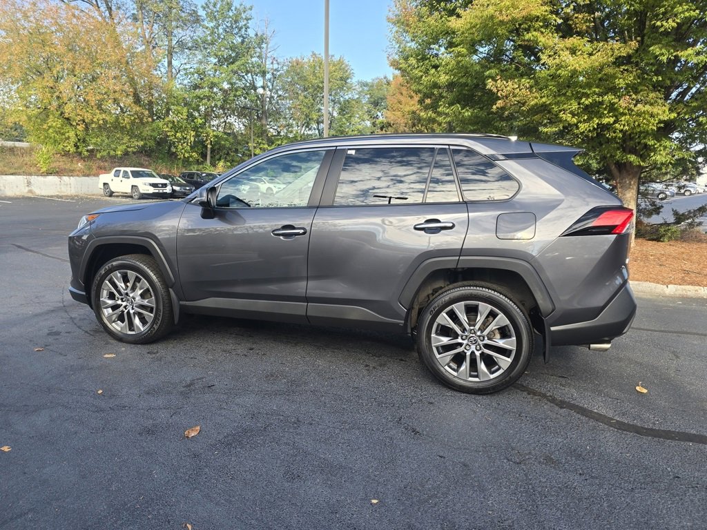 2020 Toyota RAV4 Limited photo 3