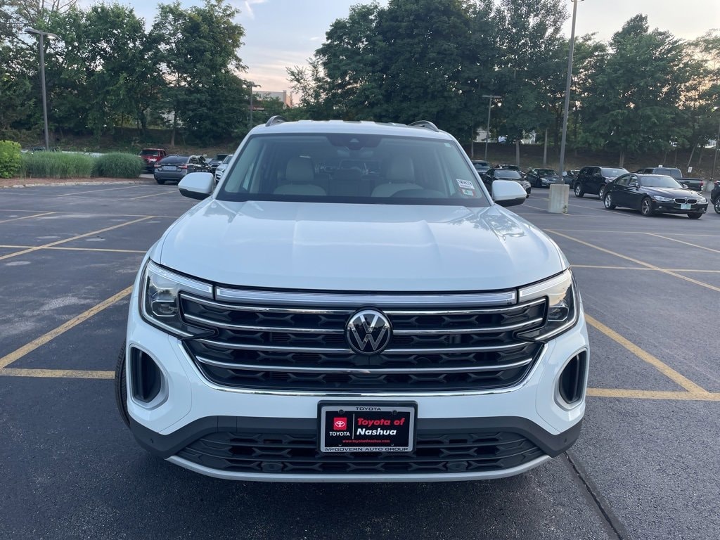 Used 2024 Volkswagen Atlas SE w/Tech with VIN 1V2HR2CA9RC503898 for sale in Nashua, NH