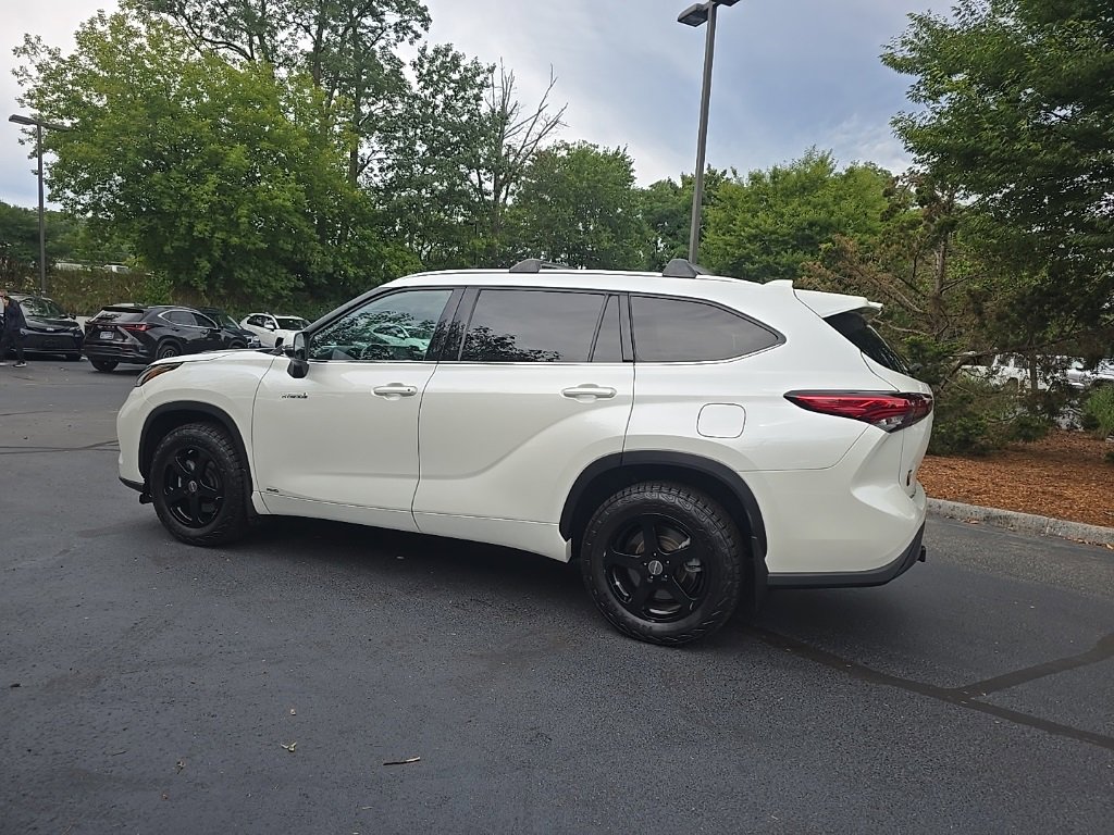 2021 Toyota Highlander Hybrid XLE photo 3