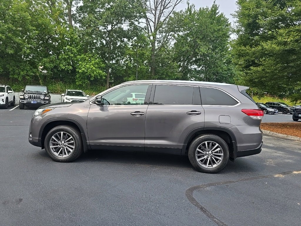 2019 Toyota Highlander XLE photo 2