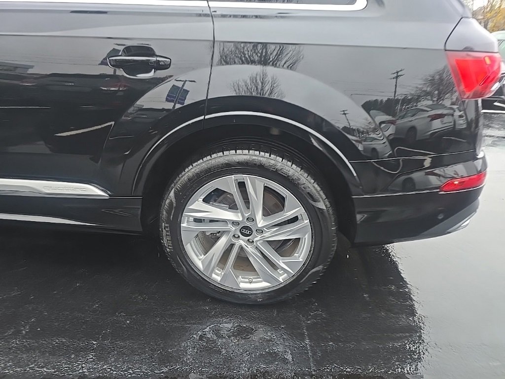 2023 Audi Q7 55 Premium Plus photo 4