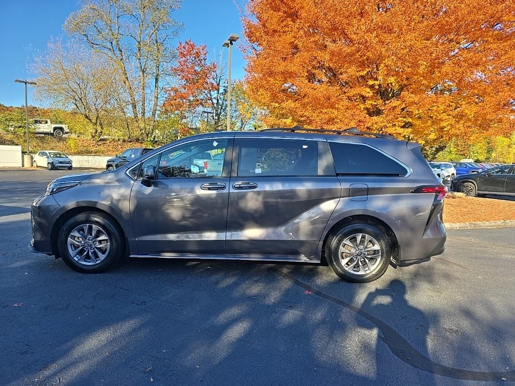Certified 2024 Toyota Sienna LE Passenger Van