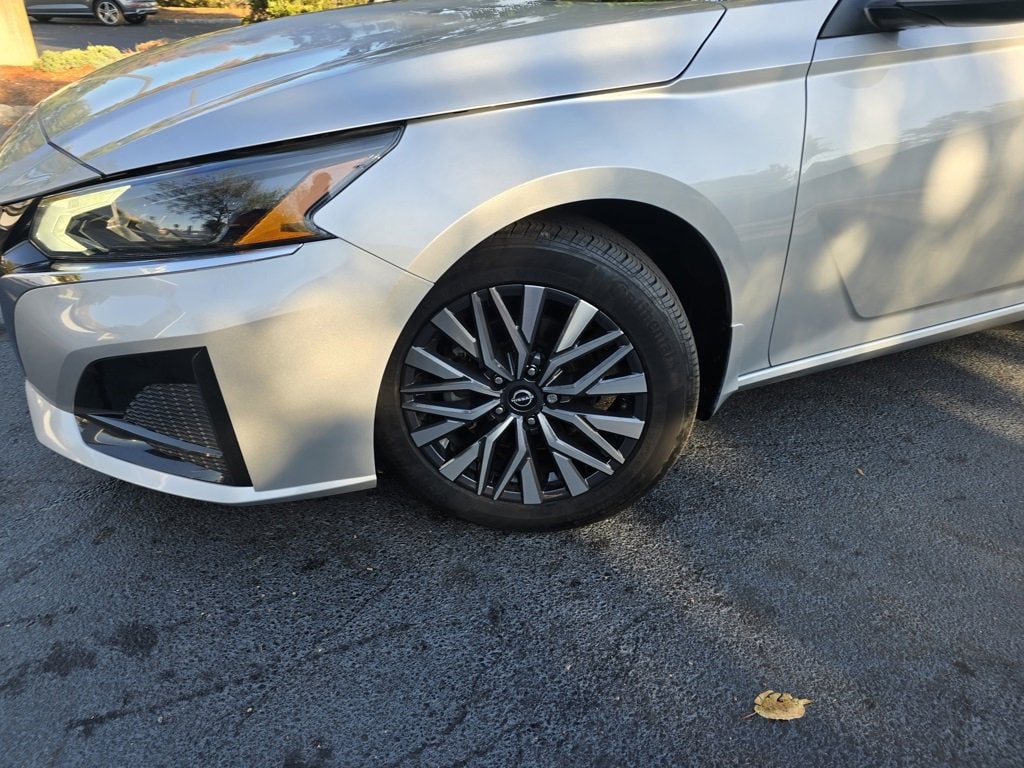 Used 2023 Nissan Altima 2.5 SV Sedan