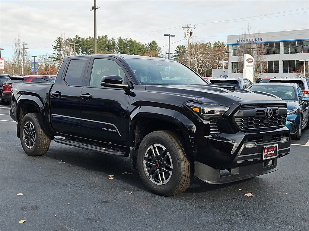 2025 Toyota Tacoma TRD Sport photo 3