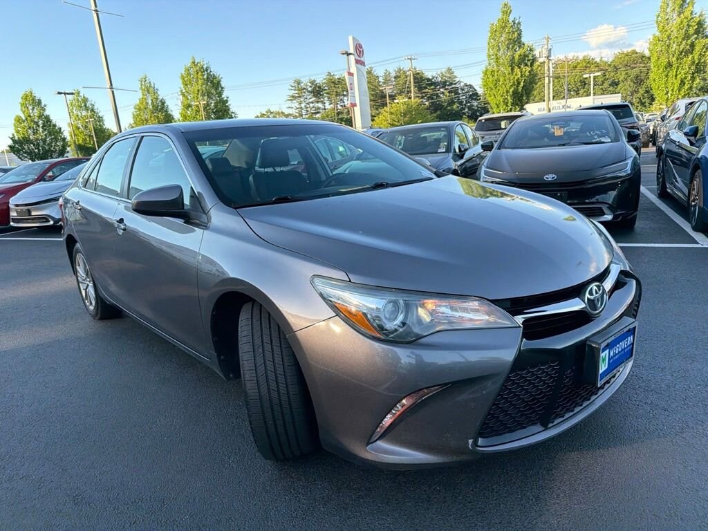 Used 2015 Toyota Camry SE Sedan