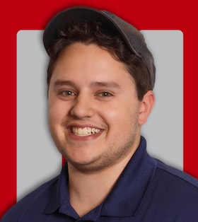 Staff member Alex Plutnicki from ddc1df81010c