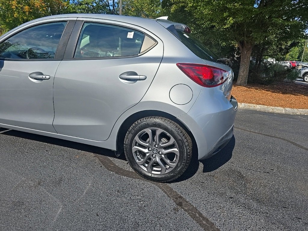 2020 Toyota Yaris LE photo 2