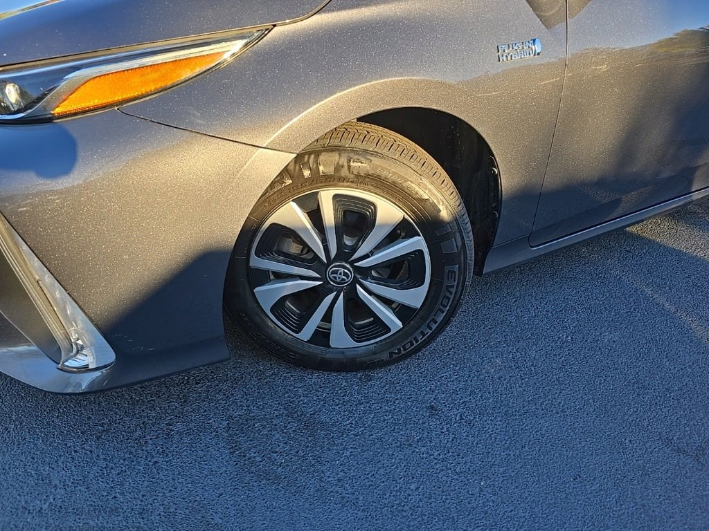 2018 Toyota Prius Prime Plus photo 2