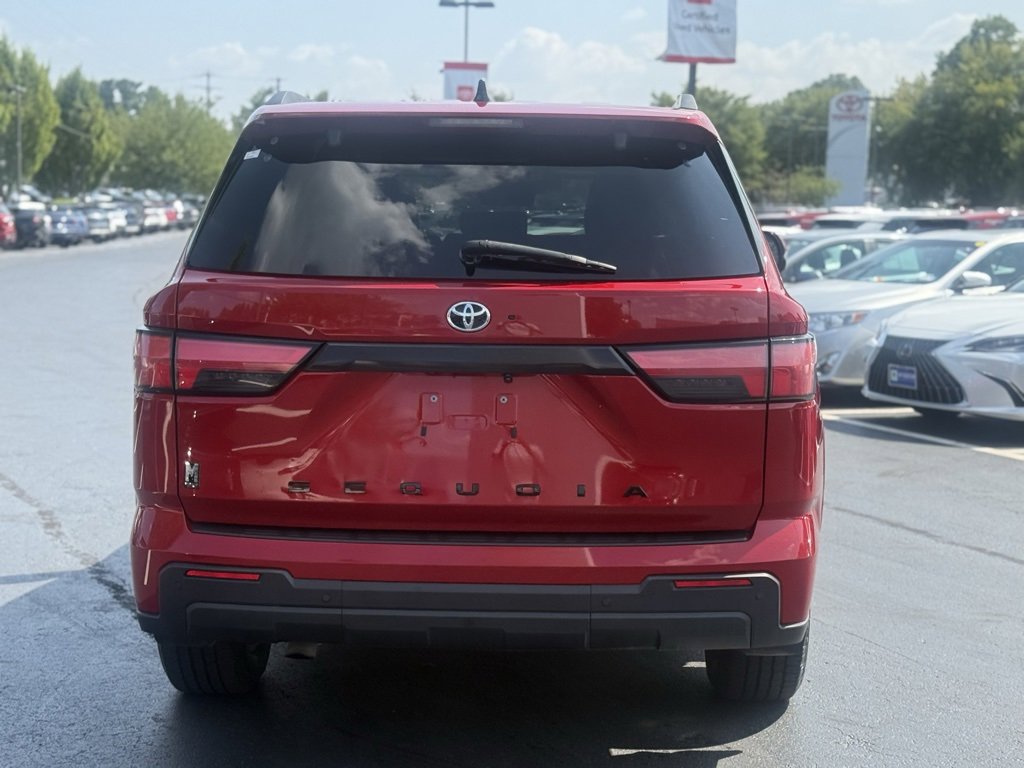 2023 Toyota Sequoia SR5 photo 4