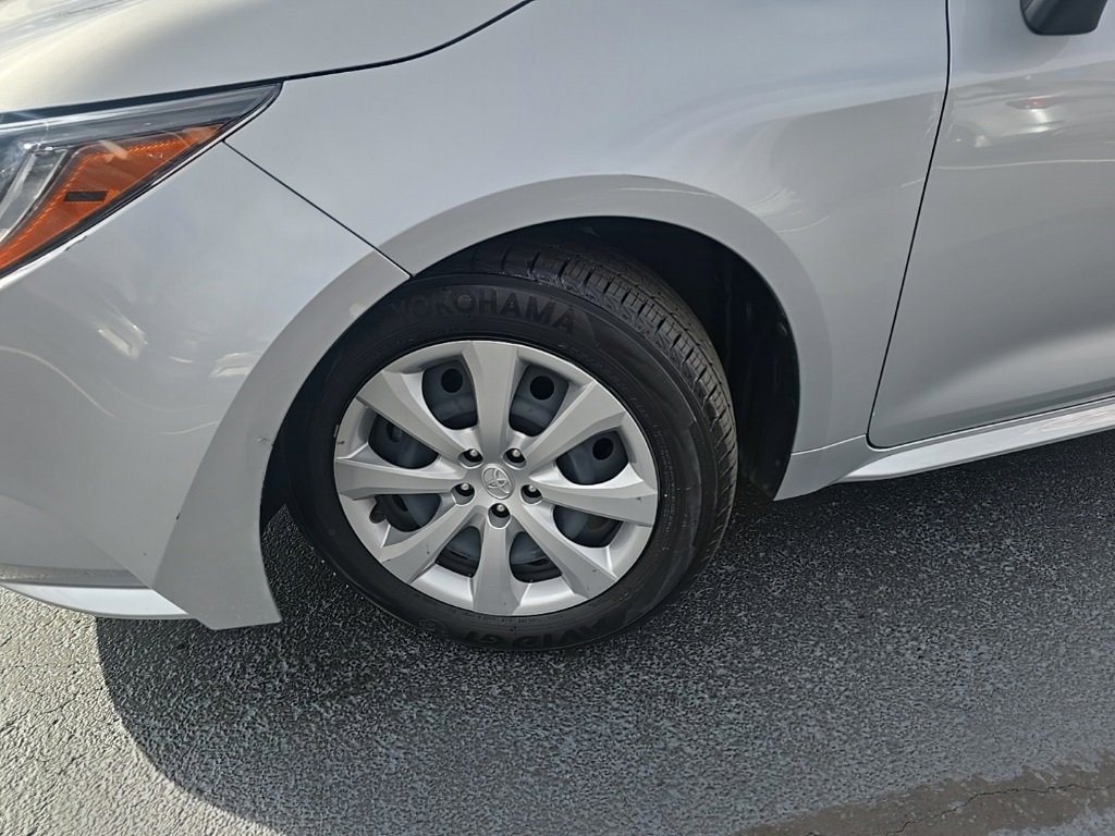 2024 Toyota Corolla LE photo 2