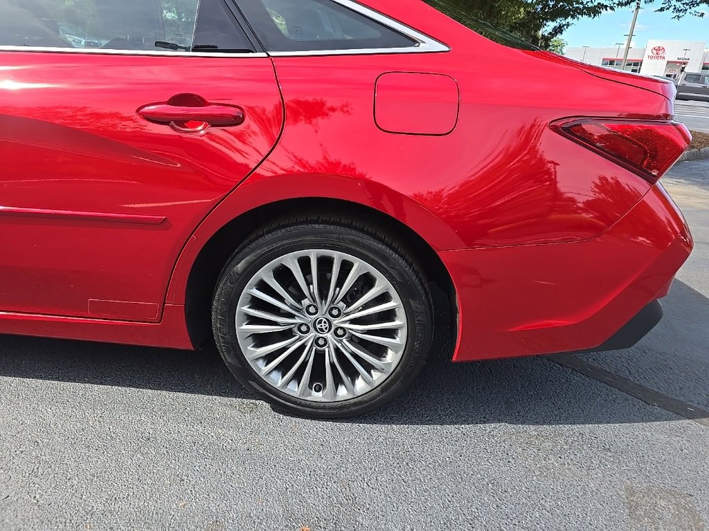 2022 Toyota Avalon Hybrid Limited photo 4