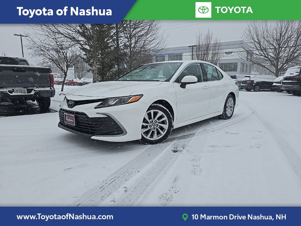 2021 Toyota Camry LE's photo