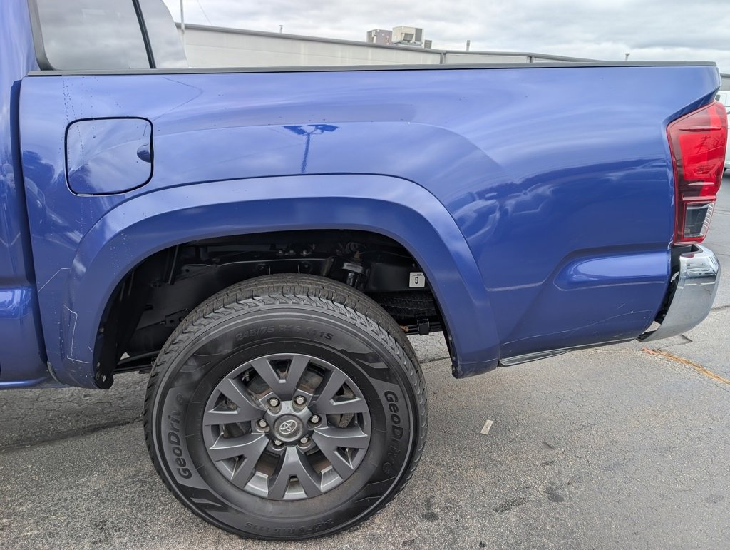 2023 Toyota Tacoma SR5 4x4 photo 3
