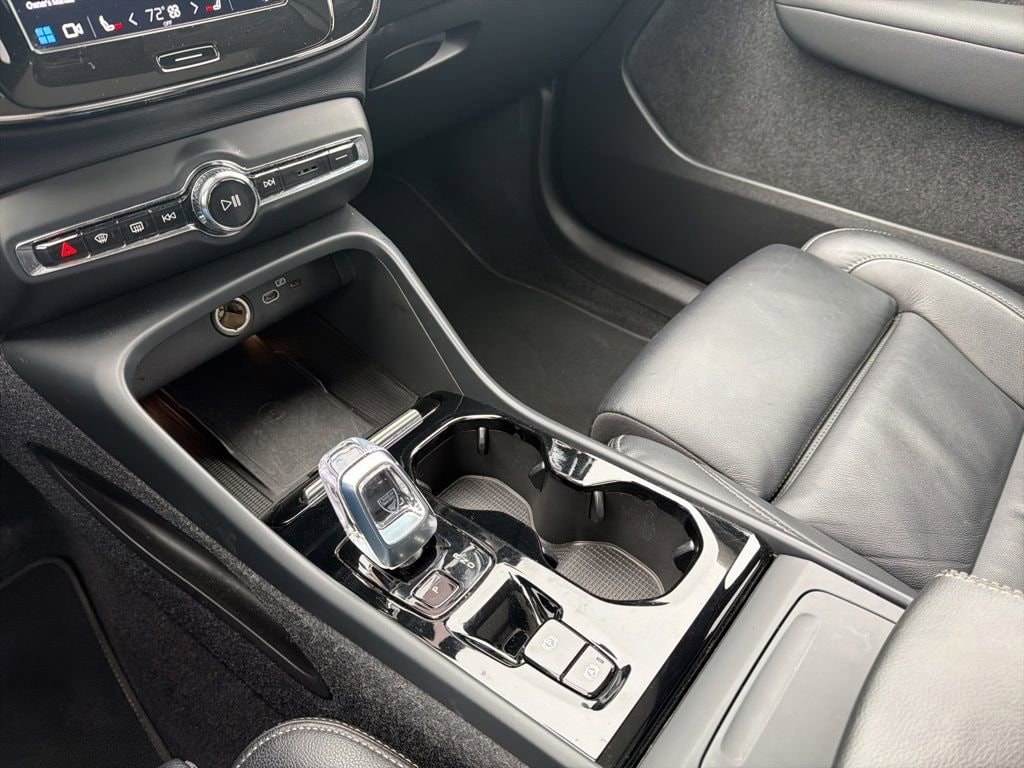 2023 Volvo XC40 Plus - Photo 26