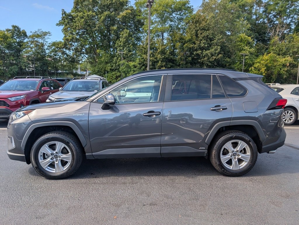 2021 Toyota RAV4 Hybrid XLE photo 3