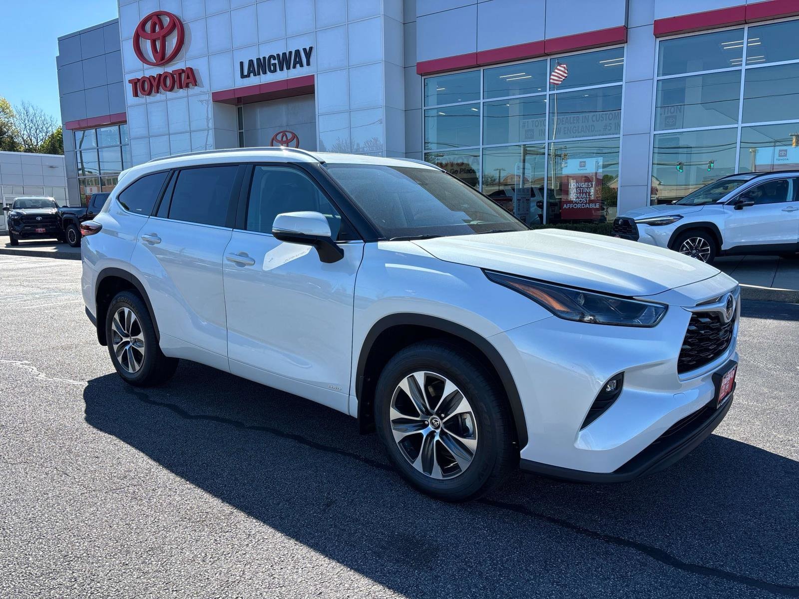 2026 Toyota Highlander Hybrid SUV 
