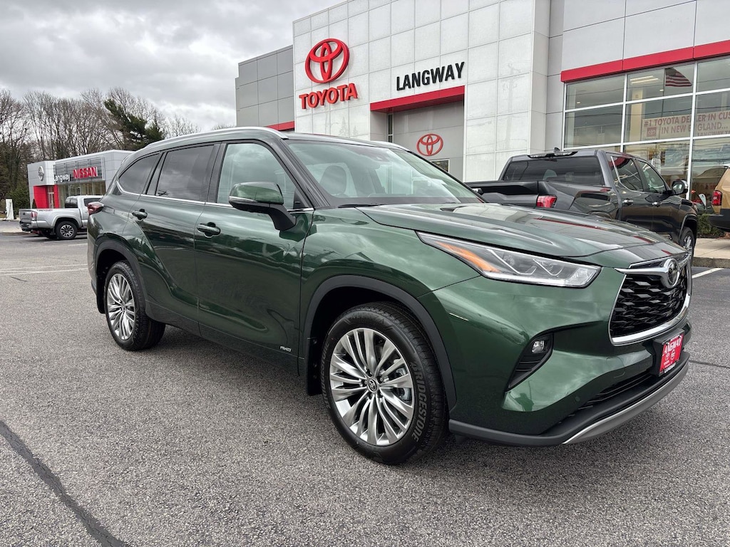 New 2025 Toyota Highlander Hybrid Platinum SUV