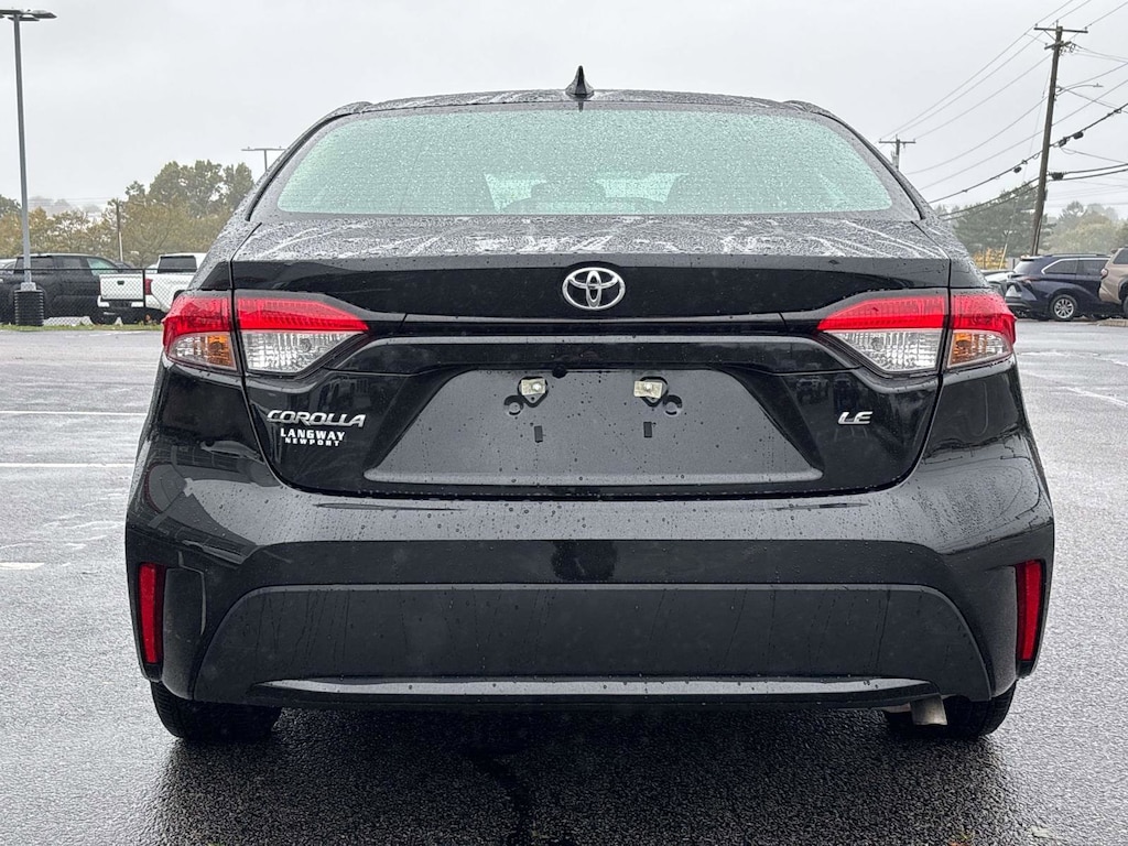 Used 2022 Toyota Corolla LE Sedan
