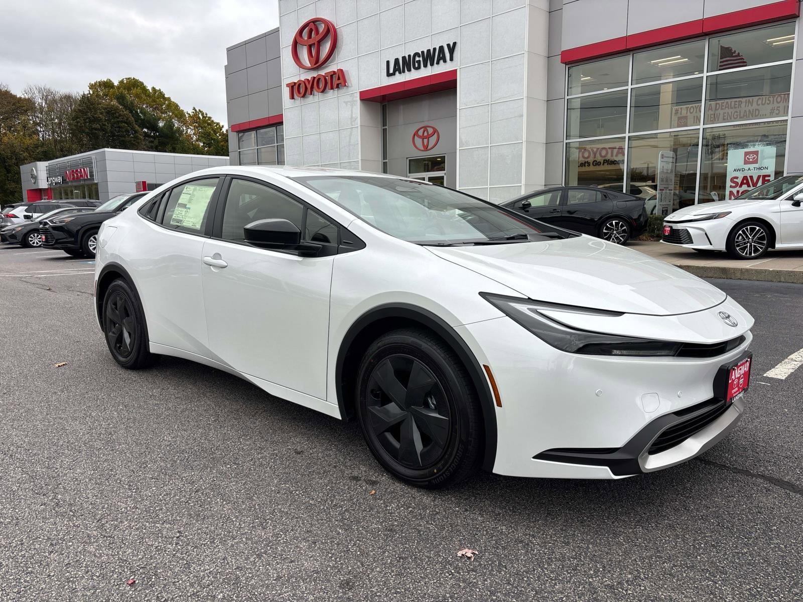 2026 Toyota Prius SE's photo