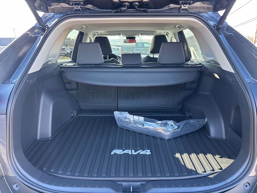 New 2025 Toyota RAV4 XLE SUV