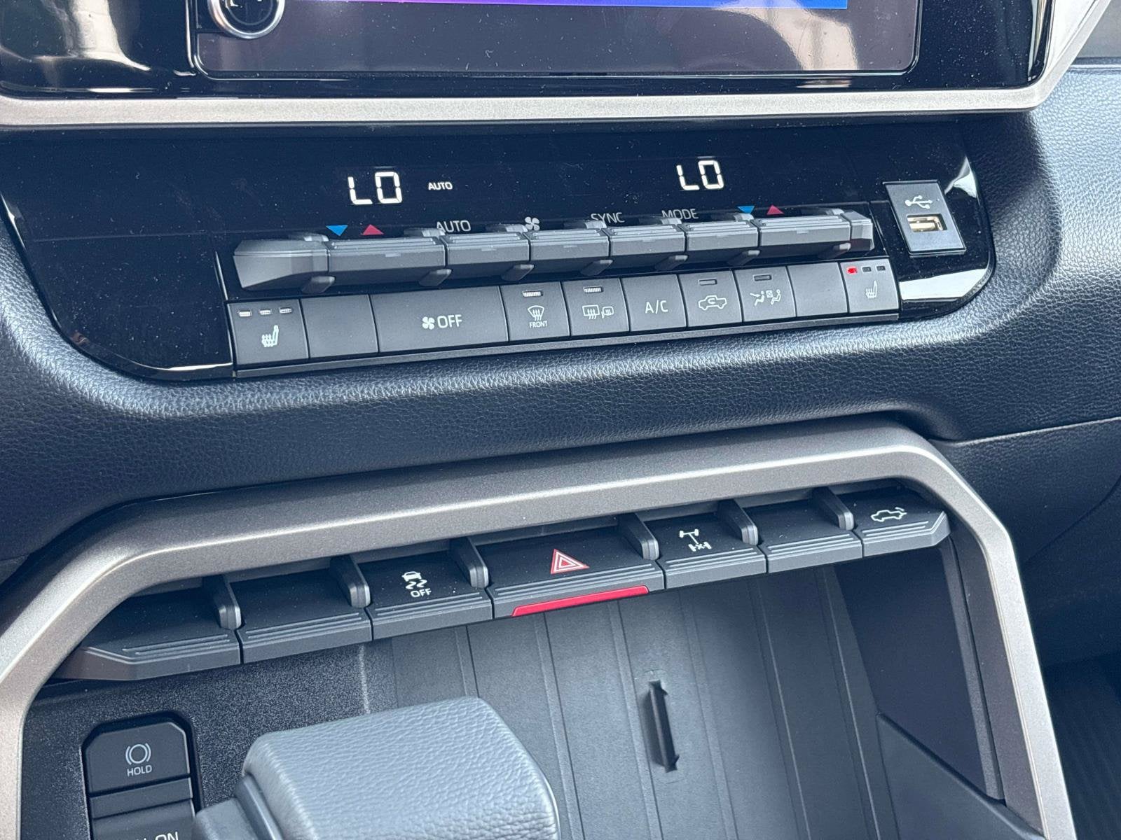 2026 Toyota Tundra SR5 - Photo 8
