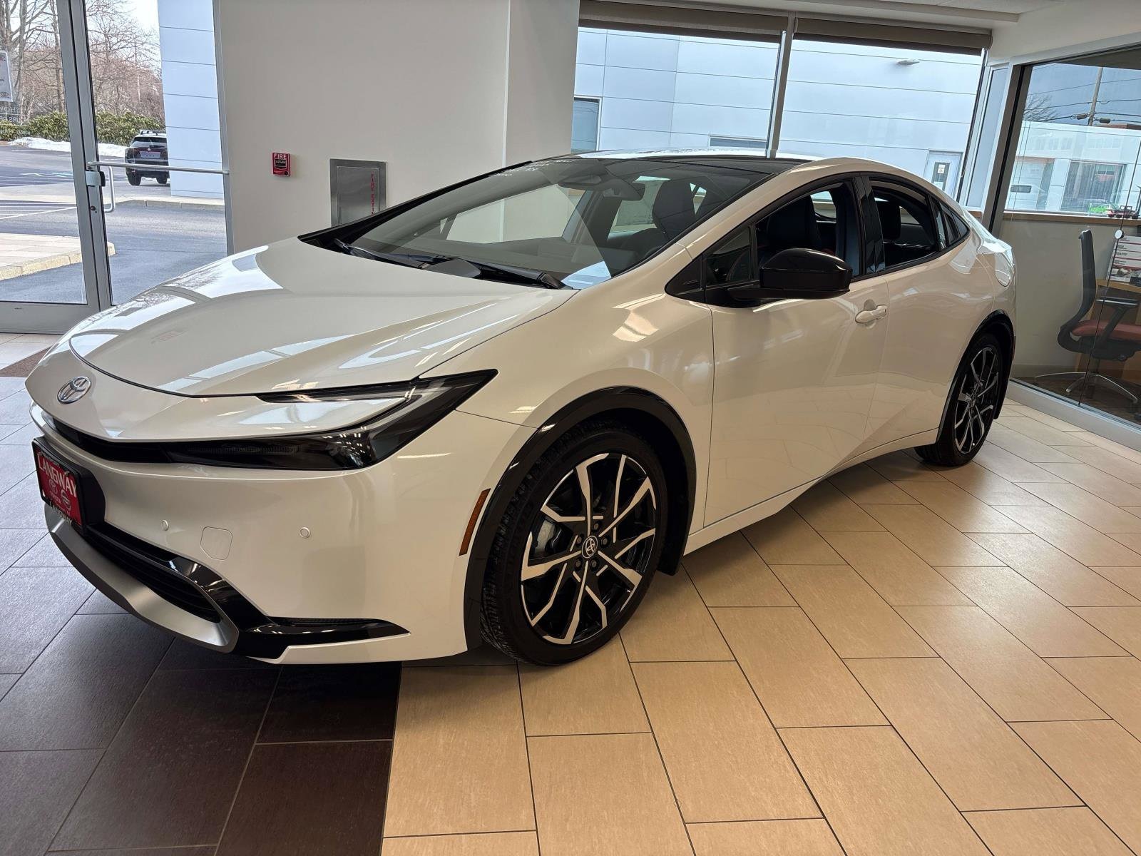 2025 Toyota Prius XSE's photo