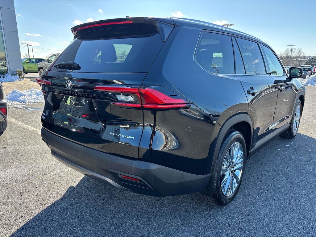 Used 2024 Toyota Grand Highlander Platinum Heated Leather/Moonroof SUV