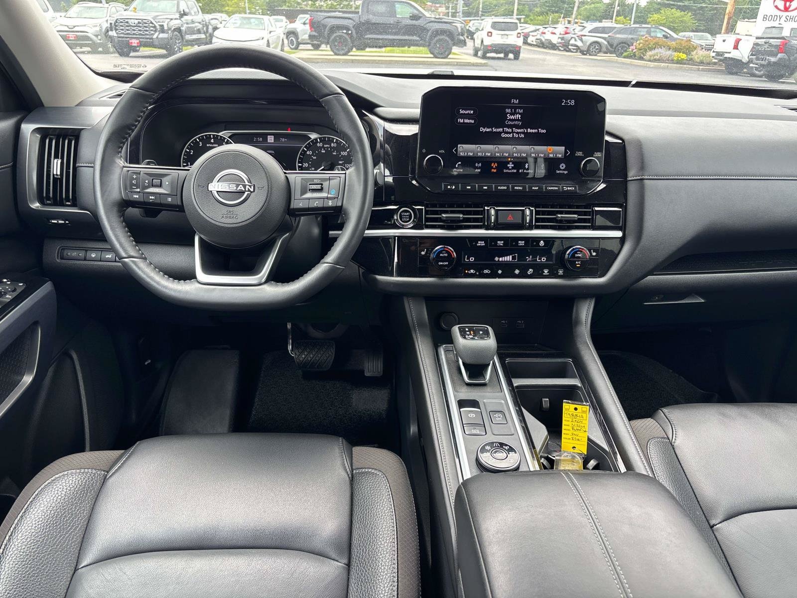 2024 Nissan Pathfinder SL - Photo 9
