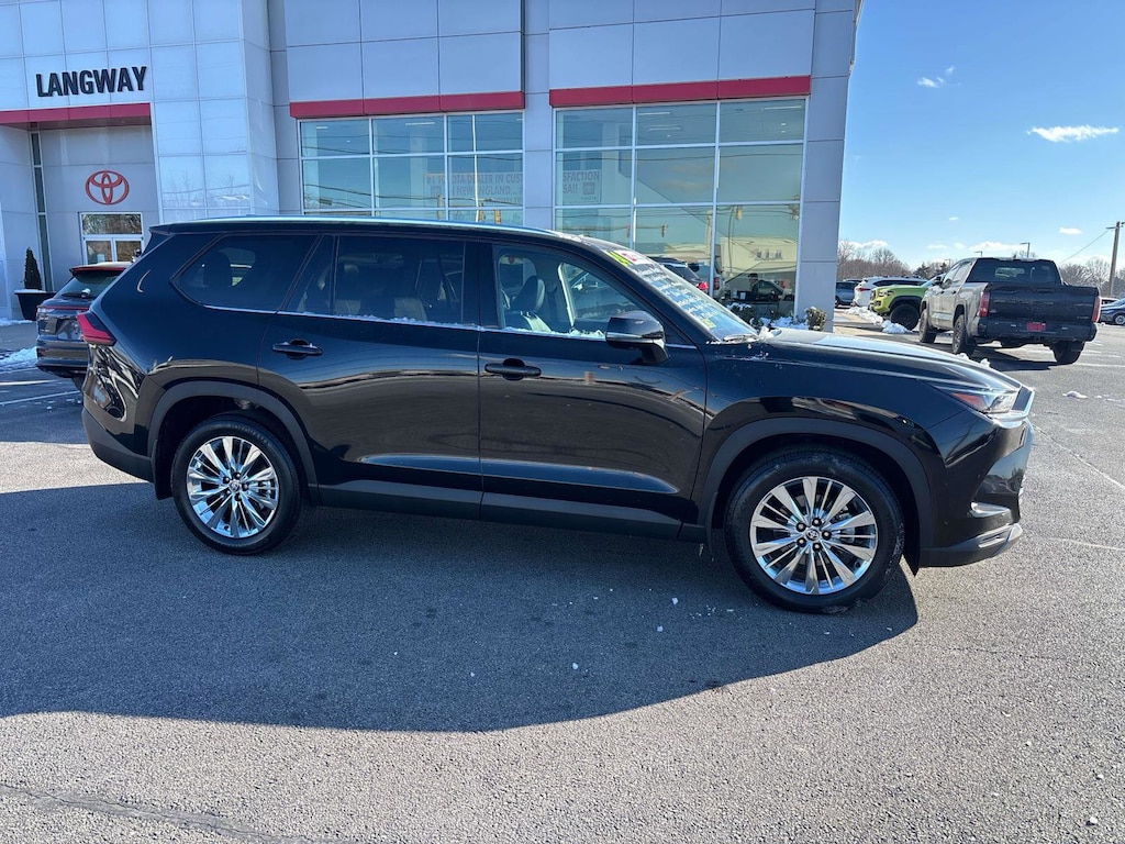 Used 2024 Toyota Grand Highlander Platinum Heated Leather/Moonroof SUV