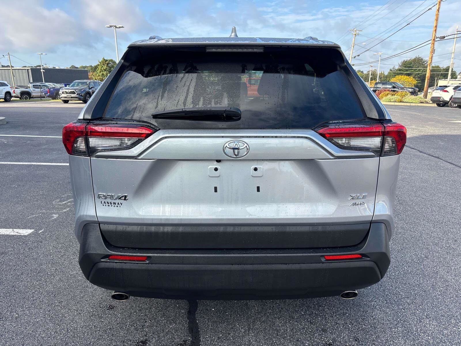 2023 Toyota RAV4 XLE photo 3