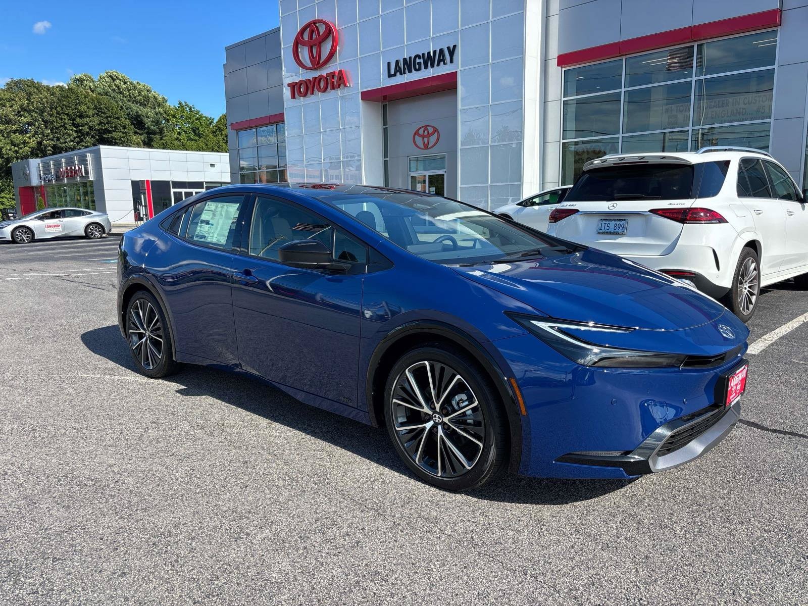 Reservoir Blue 2027 Toyota Prius Hatchback All-Wheel Drive Continuously Variable Transmission
