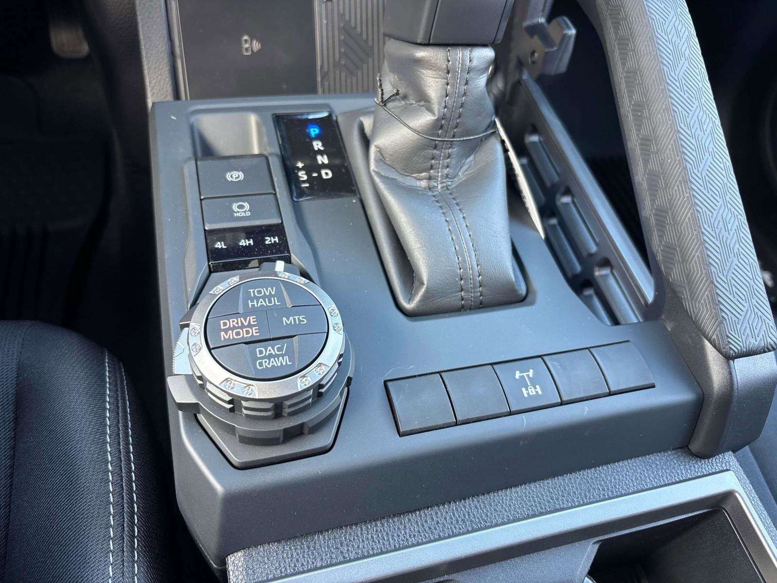 2025 Toyota Tacoma TRD Off Road - Photo 12