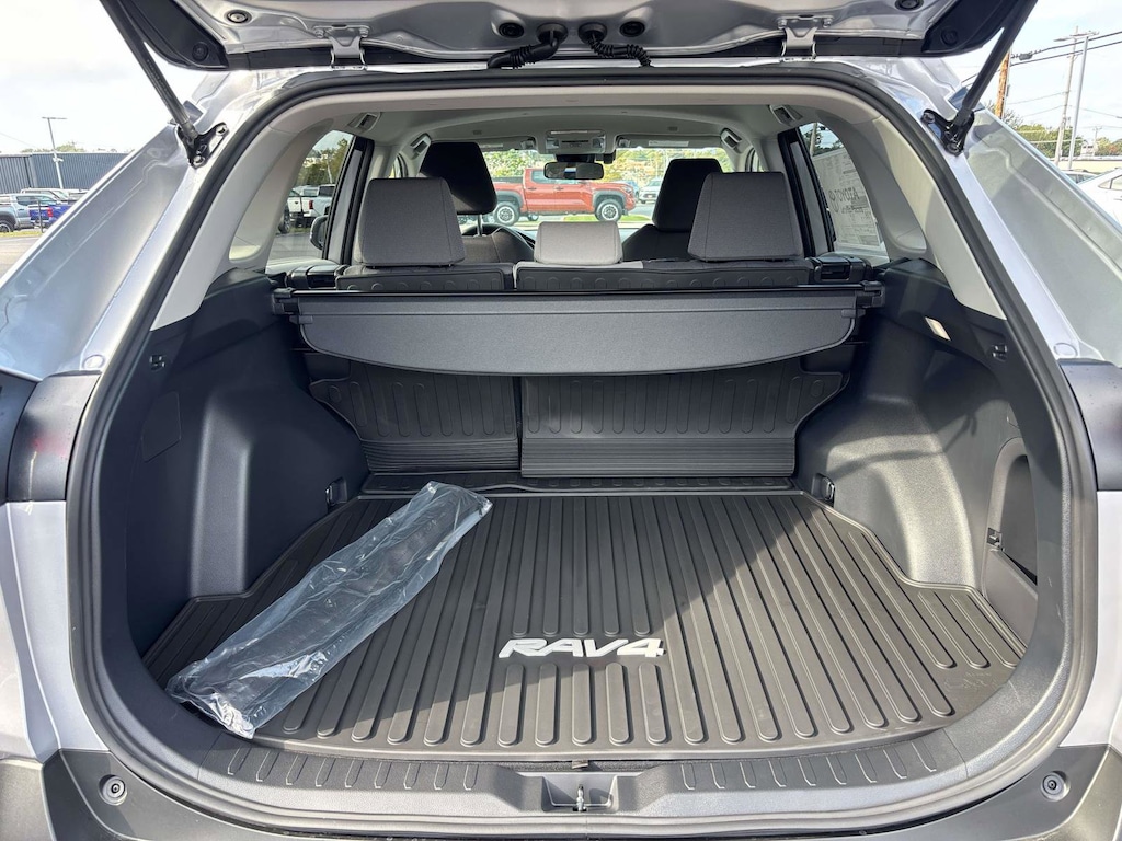 New 2025 Toyota RAV4 Hybrid XLE SUV