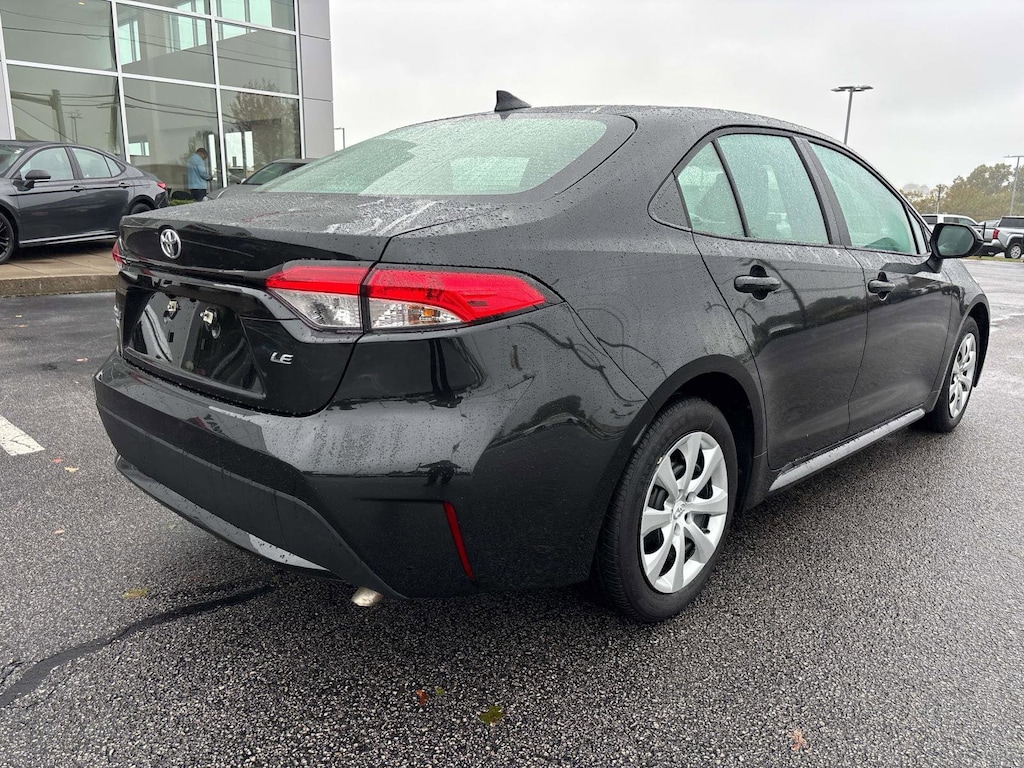 Used 2022 Toyota Corolla LE Sedan