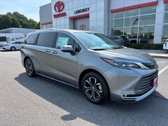2026 Toyota Sienna Platinum Van Passenger Van