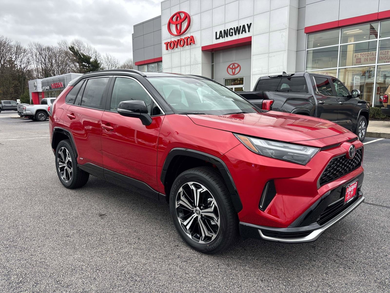 2025 Toyota RAV4 XSE's photo