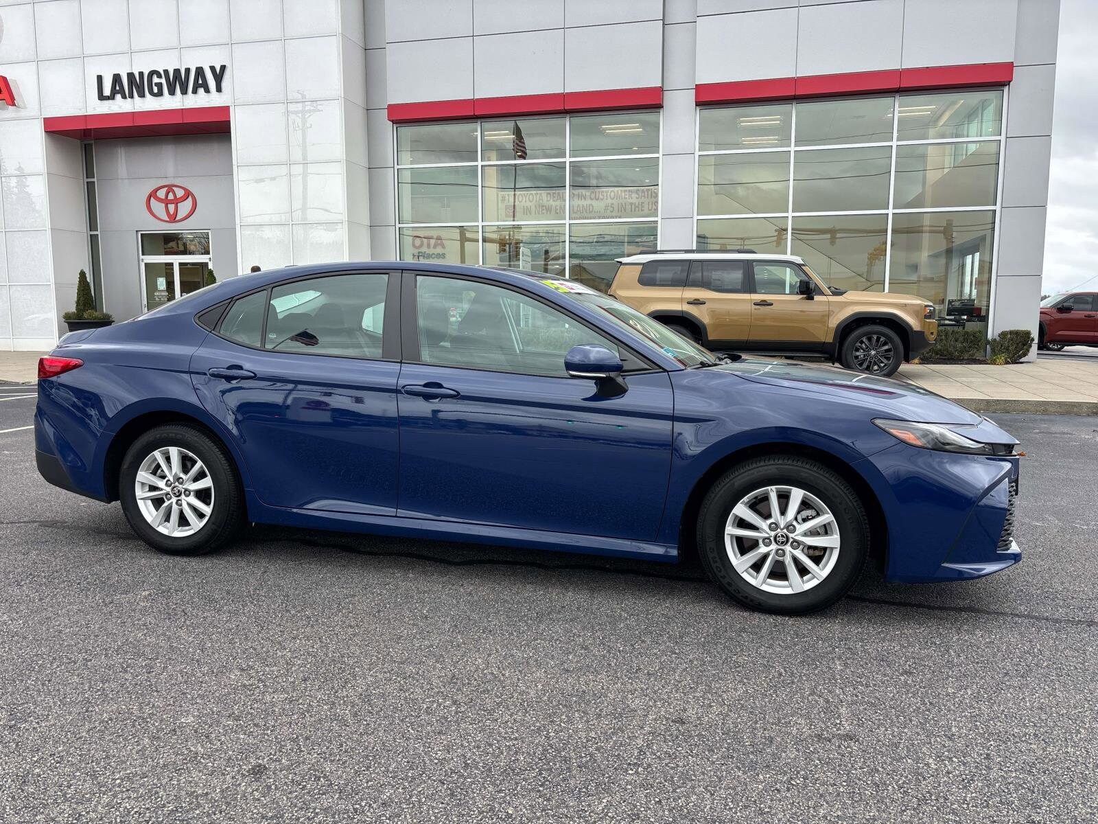 2025 Toyota Camry LE photo 2