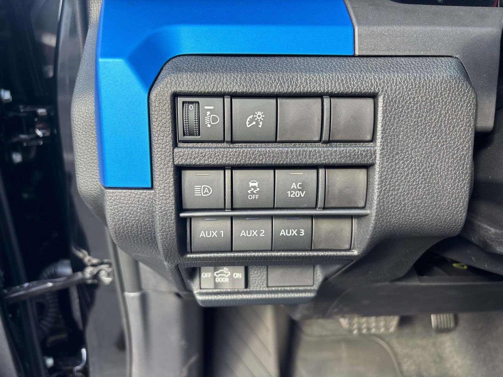 2025 Toyota Tacoma TRD Off Road - Photo 9