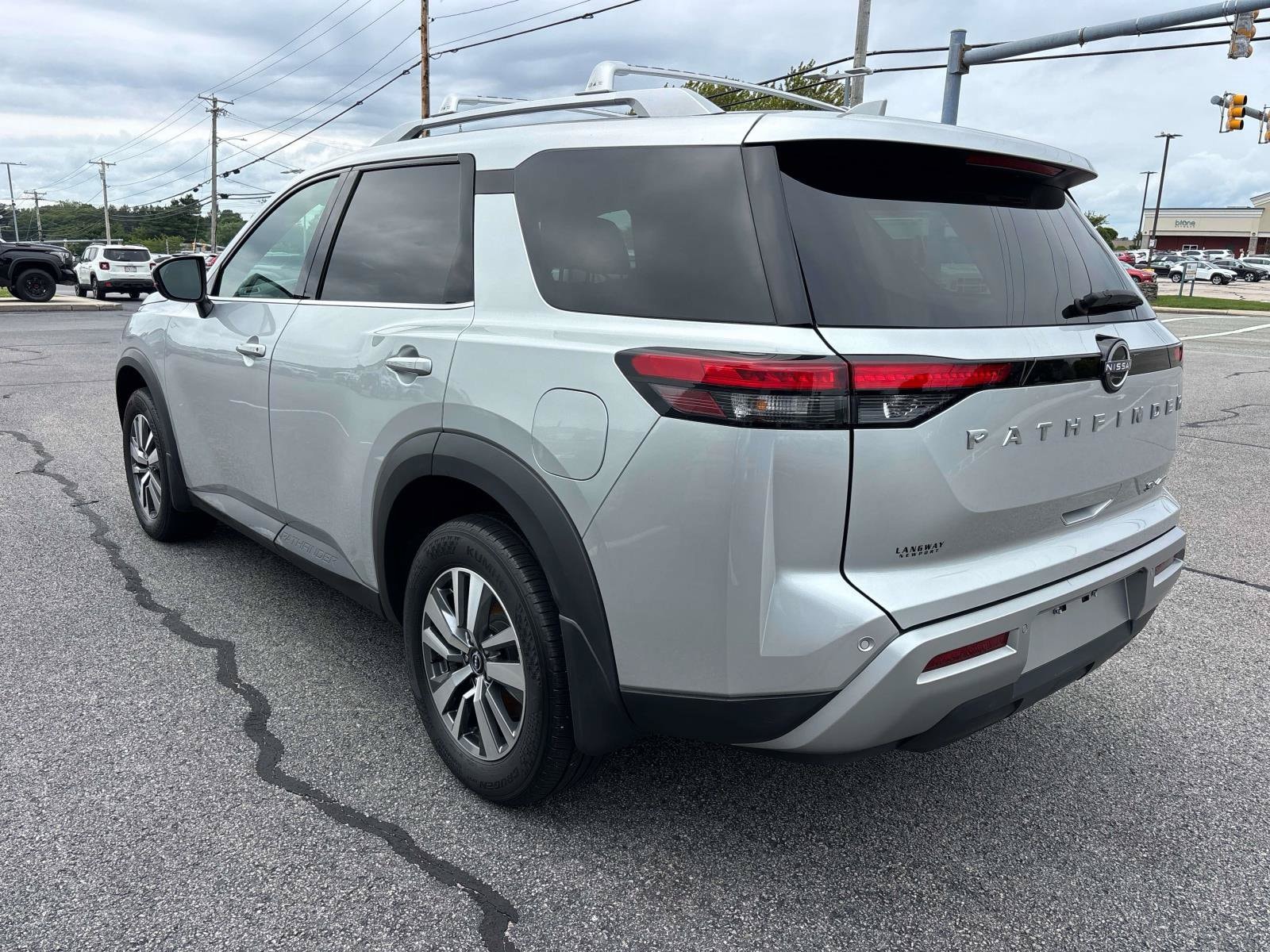 2024 Nissan Pathfinder SL - Photo 5