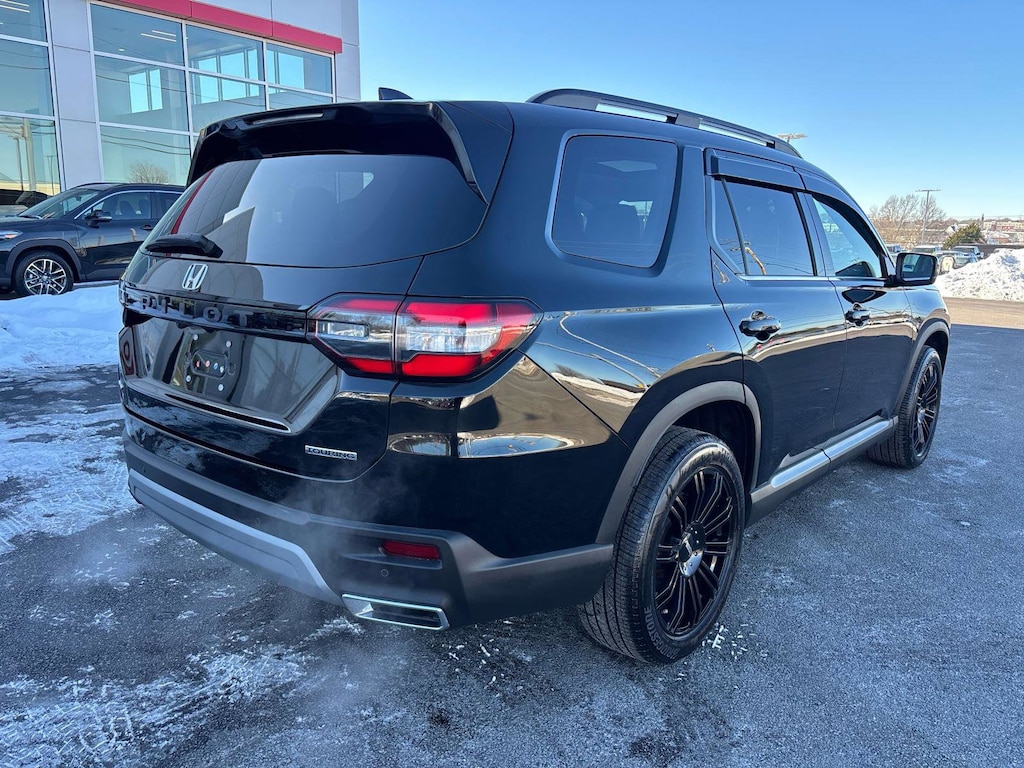 Used 2023 Honda Pilot Touring AWD Nav Leather Power Moonroof SUV