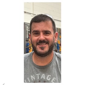 Staff member Simon Dinis from ID_be9046
